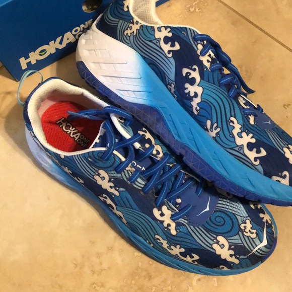 hoka one one clayton 2 kona